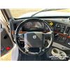 Image 12 : 2008 VOLVO VHD T/A DUMP TRUCK
