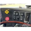 Image 18 : 2008 VOLVO VHD T/A DUMP TRUCK