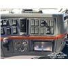 Image 20 : 2008 VOLVO VHD T/A DUMP TRUCK