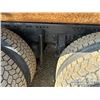 Image 33 : 2008 VOLVO VHD T/A DUMP TRUCK