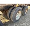 Image 20 : 2005 LODE KING TRIDEM 53 FT. HIBOY W/ BALE RACK