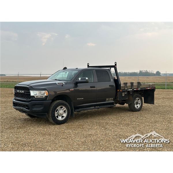 2019 DODGE RAM 3500 CREW CAB FLATBED TRUCK