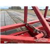 Image 13 : UNIVISION INDUSTRIES 30 FT. T/A DUALLY HAY TRAILER