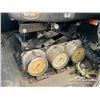 Image 23 : 2013 KENWORTH T800 TRI DRIVE TRUCK TRACTOR