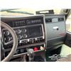 Image 8 : 2013 KENWORTH T800 TRI DRIVE TRUCK TRACTOR