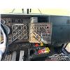 Image 11 : 1998 KENWORTH T800B T/A SLEEPER WINCH TRUCK