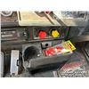 Image 22 : 1998 KENWORTH T800B T/A SLEEPER WINCH TRUCK