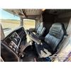 Image 16 : 2013 KENWORTH T800 T/A SLEEPER TRUCK TRACTOR