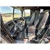 Image 8 : 2005 FREIGHTLINER CL120 T/A SLEEPER TRUCK TRACTOR