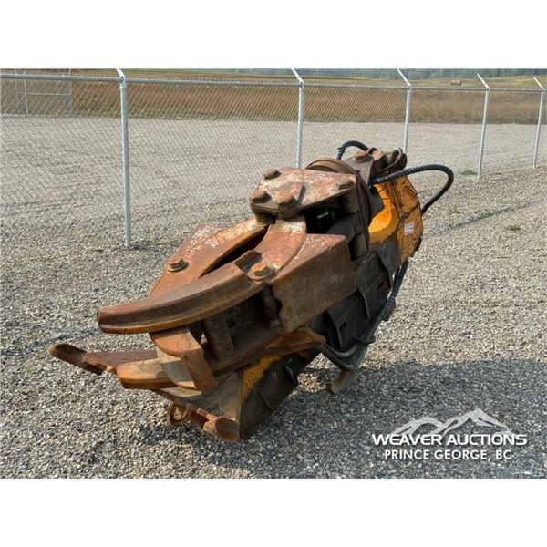 CUSTOM BUILT HEEL BOOM LOG GRAPPLE