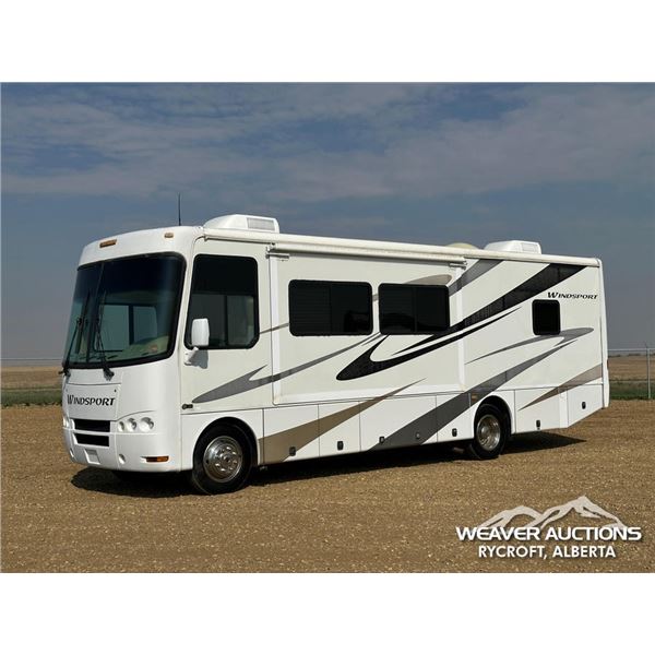 2007 WORKHORSE WINDSPORT 32 FT. MOTORHOME