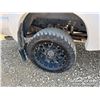 Image 32 : 2015 FORD F350 LARIAT CREW CAB PICKUP TRUCK