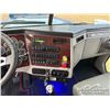 Image 11 : 2018 WESTERN STAR 4900SB TRI/A SLEEPER DUMP TRUCK