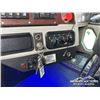 Image 21 : 2018 WESTERN STAR 4900SB TRI/A SLEEPER DUMP TRUCK