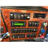 Image 16 : 2007 WESTERN STAR 4900SA TRI/A SLEEPER DUMP TRUCK