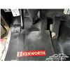 Image 18 : 2000 KENWORTH T800B T/A SLEEPER TRUCK TRACTOR
