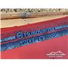 Image 8 : HUSQVARNA 42 IN. 1100 PULL BEHIND LAWN SWEEP