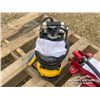 Image 6 : (2) FLOOR JACKS W/ELECTRIC PUMP