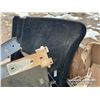 Image 8 : JOHN DEERE 444K WHEEL LOADER FENDER PARTS