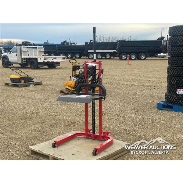 1800 LB. MANUAL PLATFORM LIFT