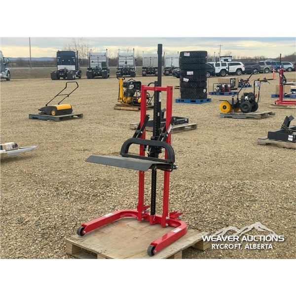 1800 LB. MANUAL PLATFORM LIFT