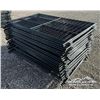 Image 4 : (26) 7 FT. MESH PANELS