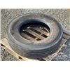 Image 4 : 11R24.5 TRUCK TIRE & PETERBILT MUD FLAP