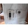 Image 31 : 1997 NEWMAR DUTCH STAR 32 FT. S/A MOTORHOME
