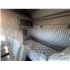 Image 24 : 2011 KENWORTH T800 TRI DRIVE SLEEPER TRUCK TRACTOR