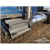 Image 42 : 2011 KENWORTH T800 TRI DRIVE SLEEPER TRUCK TRACTOR
