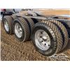 Image 62 : 2011 KENWORTH T800 TRI DRIVE SLEEPER TRUCK TRACTOR