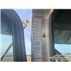 Image 9 : 2011 KENWORTH T800 TRI DRIVE SLEEPER TRUCK TRACTOR