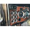 Image 15 : 2005 KENWORTH T800 TRI DRIVE SLEEPER TRUCK TRACTOR
