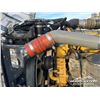 Image 32 : 2005 KENWORTH T800 TRI DRIVE SLEEPER TRUCK TRACTOR
