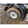 Image 42 : 2005 KENWORTH T800 TRI DRIVE SLEEPER TRUCK TRACTOR