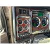 Image 17 : 2013 KENWORTH T800 T/A SLEEPER TRUCK TRACTOR