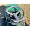 Image 8 : JOHN DEERE STX46 LAWN MOWER