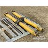 Image 2 : CATERPILLAR D7H FRONT BLADE LIFT RAMS