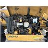 Image 36 : CAT TH83 4X4 TELEHANDLER