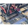 Image 7 : (3) SHOP JACKS