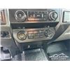 Image 23 : 2021 FORD F350 XLT CREW CAB FLATBED TRUCK