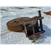 Image 4 : CUSTOM EXCAVATOR PACKING WHEEL