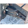 Image 7 : BRANDT 88 IN. 300 HYDRAULIC CHUCK BLADE