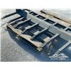 Image 8 : 67 IN. CLAMP ON BUCKET TEETH