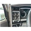 Image 17 : 2011 KENWORTH T800 TRI DRIVE SLEEPER HOT OIL TRUCK