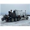 Image 3 : 2011 KENWORTH T800 TRI DRIVE SLEEPER HOT OIL TRUCK