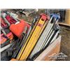 Image 9 : PIPE STANDS W/LEVELING RODS & JERRY TANKS
