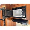 Image 17 : 2015 AVENGER AVT26 26FT TRAVEL TRAILER