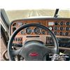 Image 13 : 2010 PETERBILT 367 TRI DRIVE SLEEPER DUMP TRUCK