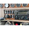 Image 21 : 2010 PETERBILT 367 TRI DRIVE SLEEPER DUMP TRUCK